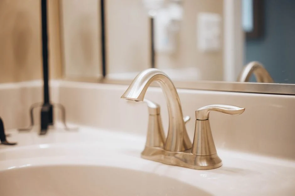 Filtered Handheld Shower Head Buyer's Guide for Sensitive Skin
